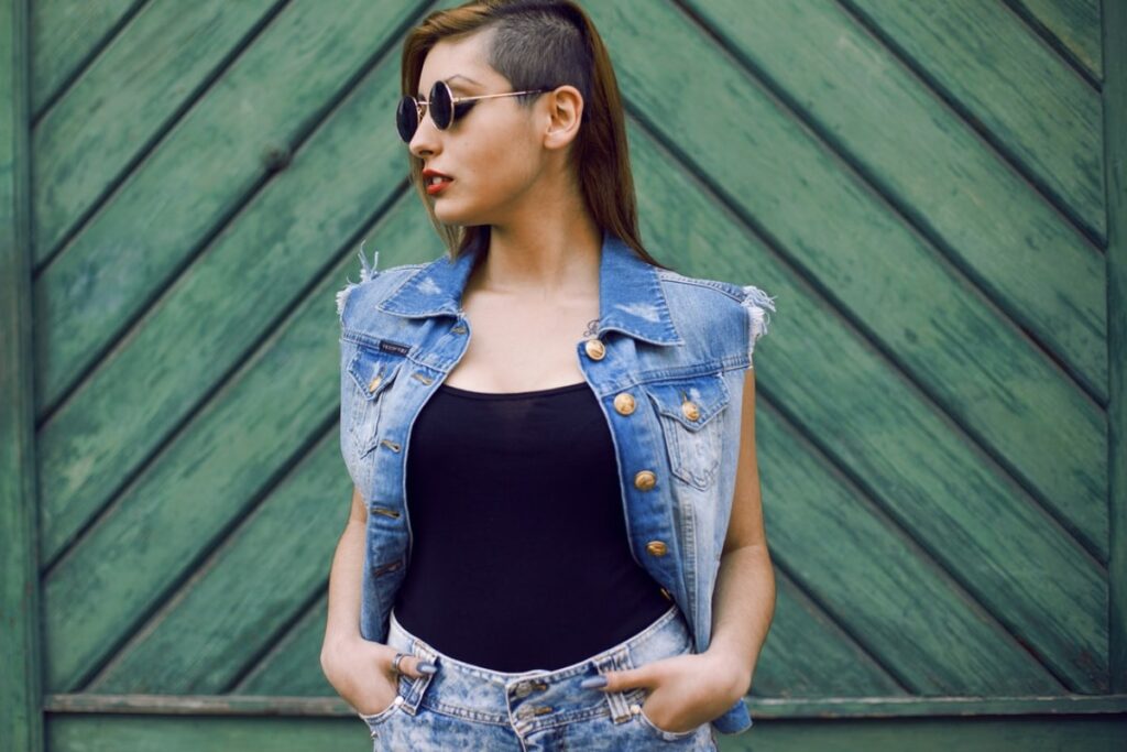 Damenwesten richtig stylen: Die besten Tipps für Fashion-Freundinnen